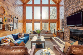 Hazel by AvantStay Cliffside Modern Cabin w Incredible Views Hot Tub